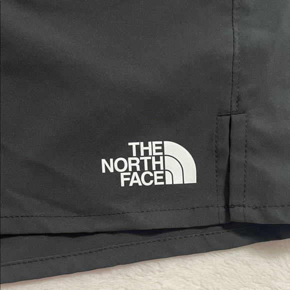 The North Face boys Charcoal Athletic Shorts - Picture 4 of 8